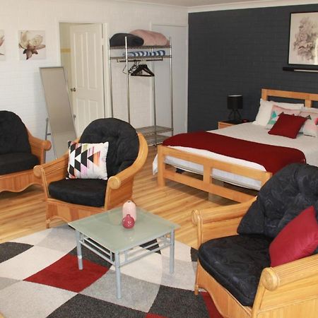 Salamander Beach Accommodation - Adults Only 萨拉曼德湾 外观 照片